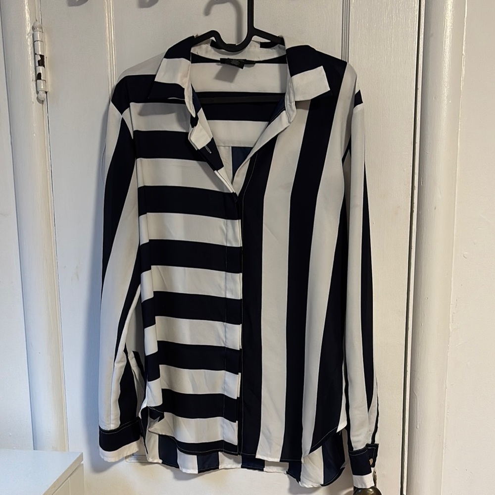 DKNY Navy blue and White Long Sleeve Button Down Shirt
